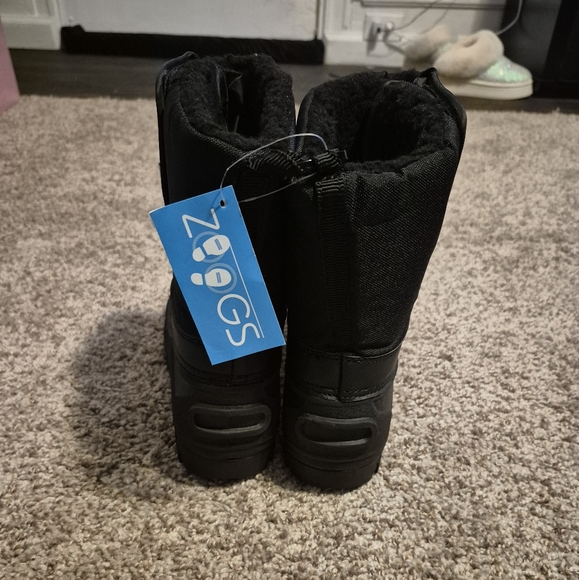 NWT Zoogs Kids Snow Boots - Picture 2 of 4